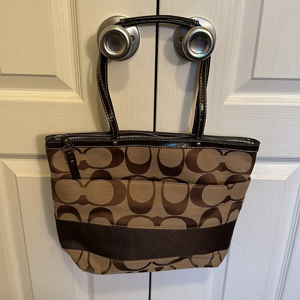Authentic Coach purse - Picture 2 of 7